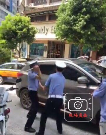 交警抓车爆料视频真实图片,惊险瞬间，违法行为曝光