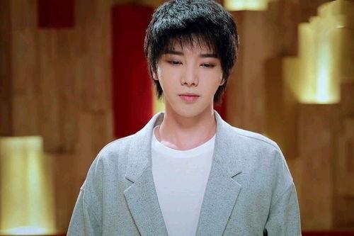 娱乐八卦爆料华晨宇,神秘女友身份引网友热议