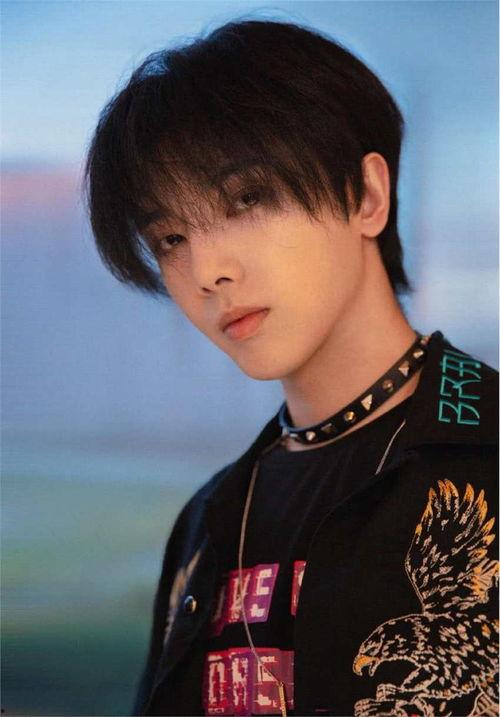 娱乐八卦爆料华晨宇,神秘女友身份引网友热议