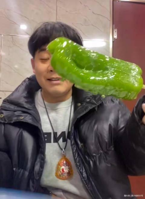 网红泡泡黄钰杰吃瓜,揭秘娱乐圈吃瓜背后的故事