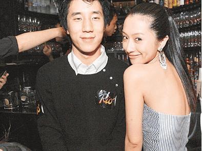 爆料香港娱乐圈的女记者,女记者爆料背后的风云变幻