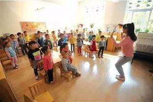 青岛幼儿园爆料事件视频,惊人内幕曝光，家长震惊不已