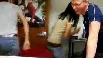 两女 一杯在线观看